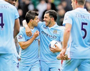 安迪-科尔谈曼联队史4名终极传奇:查尔顿、贝斯特、劳、基恩入选.